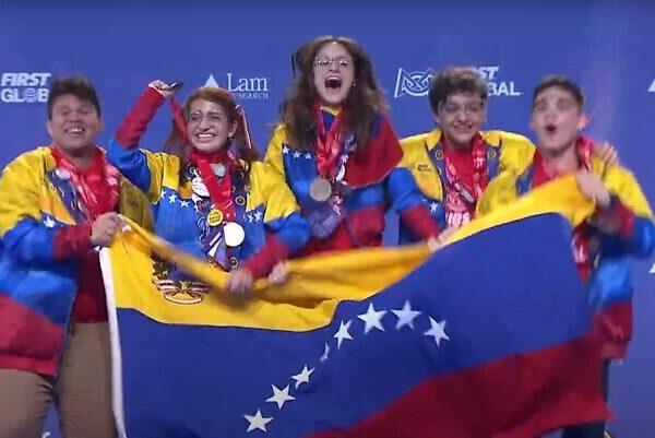 #TBT: El robot y el talento venezolano que cautivó el Mundial de Robótica en Singapur 2023