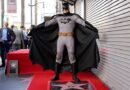 Batman recibe su estrella en el Paseo de la Fama en Hollywood