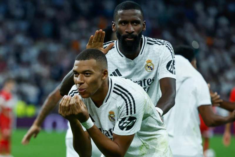 Real Madrid ganó en su debut en Champions y Kylian Mbappé anotó