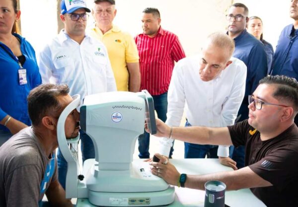 Con Buenos Ojos: Gobernación beneficia a miles de zulianos con lentes gratis