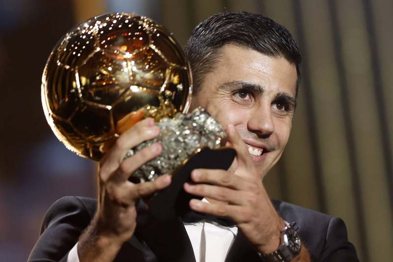 Rodri le gana el Balón de Oro 2024 a Vinicius y Bellingham