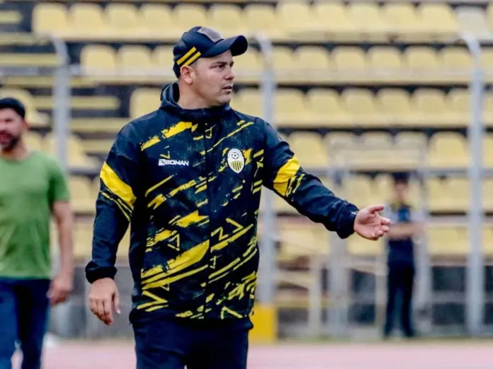 Eduardo Saragó no sigue como DT del Dvo. Táchira