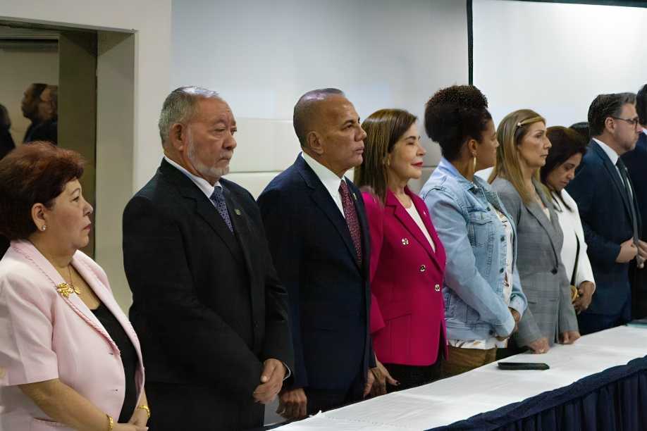 Rosales y autoridades de LUZ instalan el VIII Congreso Internacional de Investigación Estudiantil Universitaria