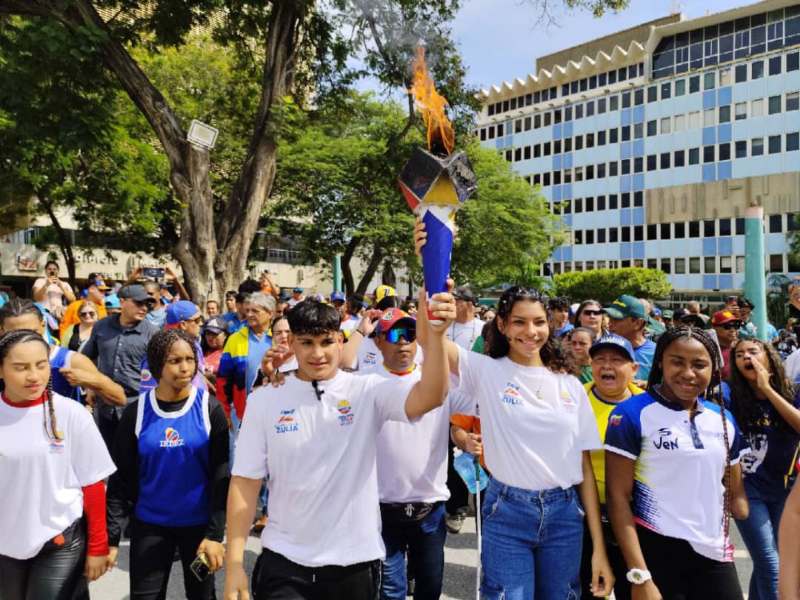 Atletas y Paratletas recorrieron el Fuego Patrio de los Juegos Nacionales y Paranacionales 2024 