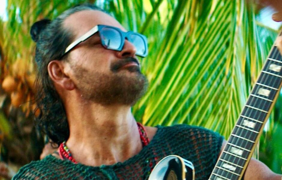 Arjona anuncia los tres primeros sencillos de su próximo disco, ‘Seco’