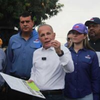 Gobernador Rosales inspecciona obras y servicios en barrios y urbanizaciones del Zulia