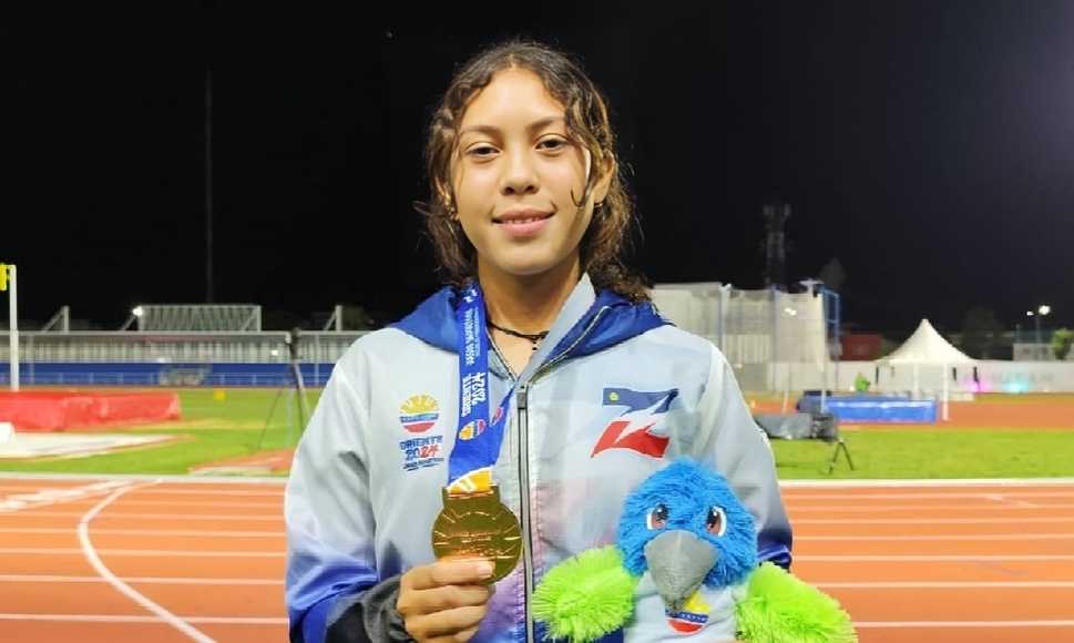 Roxiely Navarro obtuvo bronce en los 3 mil metros planos de Oriente 2024