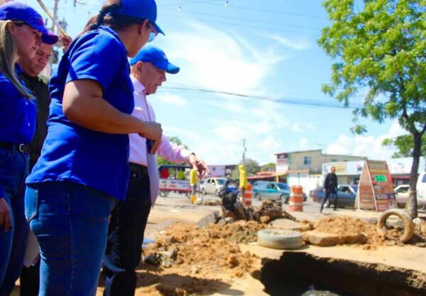 Gobernador Rosales inspecciona trabajos de construcción, recuperación y modernización en obras deportivas y de vialidad