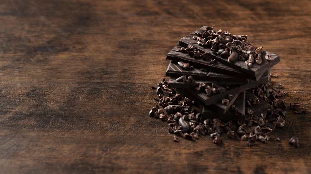 Chocolate oscuro mejora la salud digestiva y mental