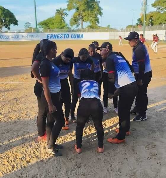 Jugadoras zulianas de kickingball pelearán por el bronce en los Juegos Deportivos Nacionales