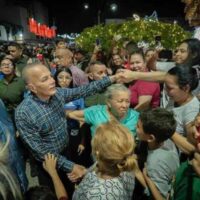 Rosales da inicio a la Navidad en Lagunillas con el encendido de luces